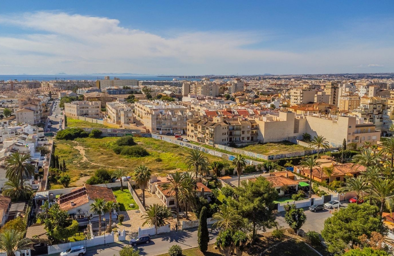 Rynek wtórny - Szeregowiec - Torrevieja - Calas blanca