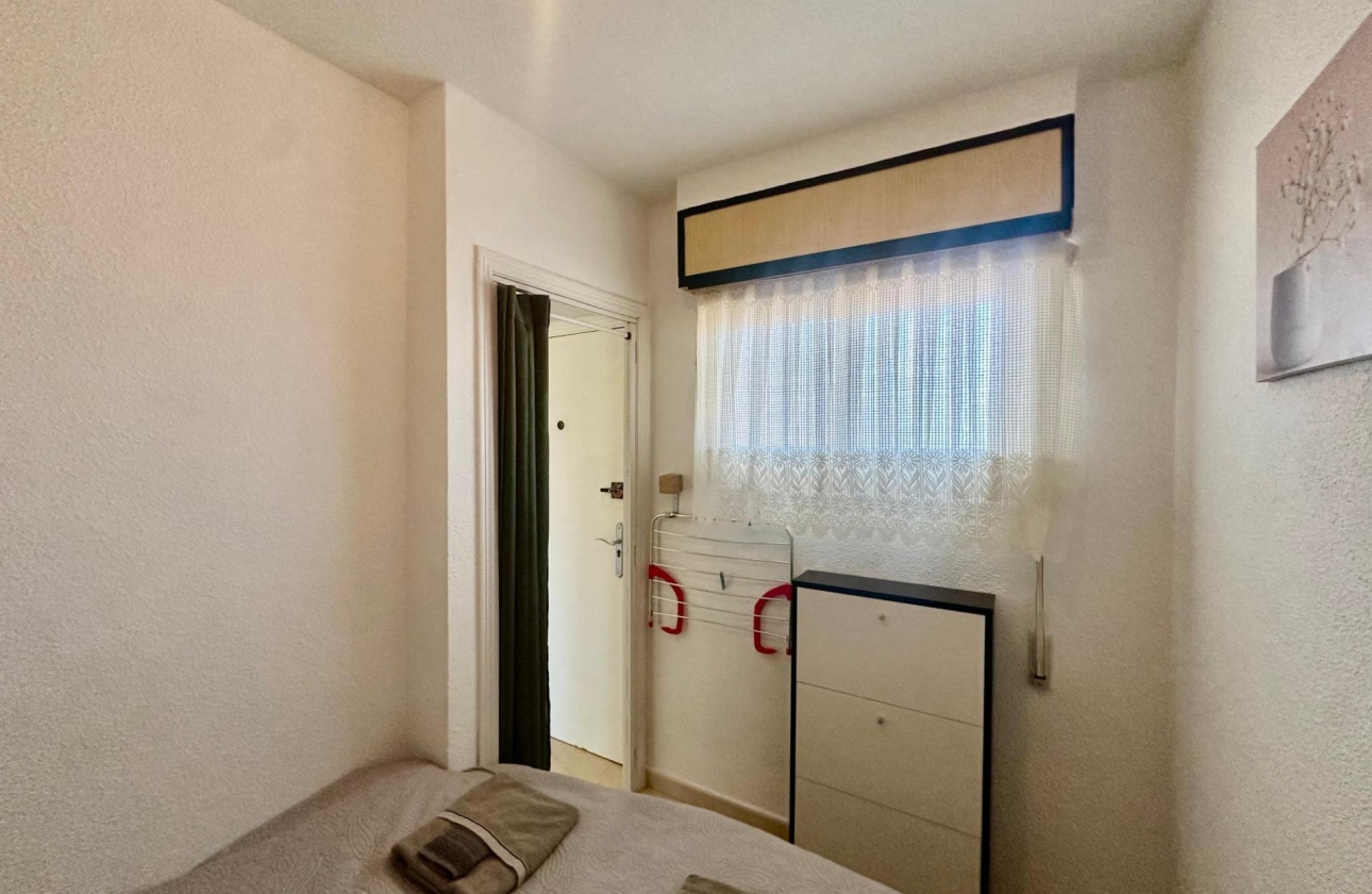Resale - Apartment - Torrevieja - Cabo cervera