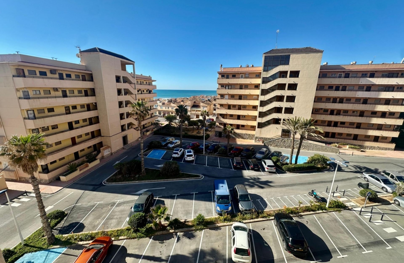Resale - Apartment - Torrevieja - Cabo cervera