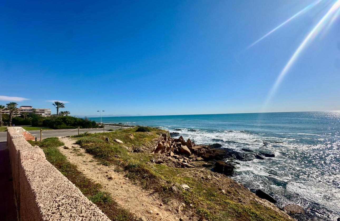 Resale - Apartment - Torrevieja - Cabo cervera