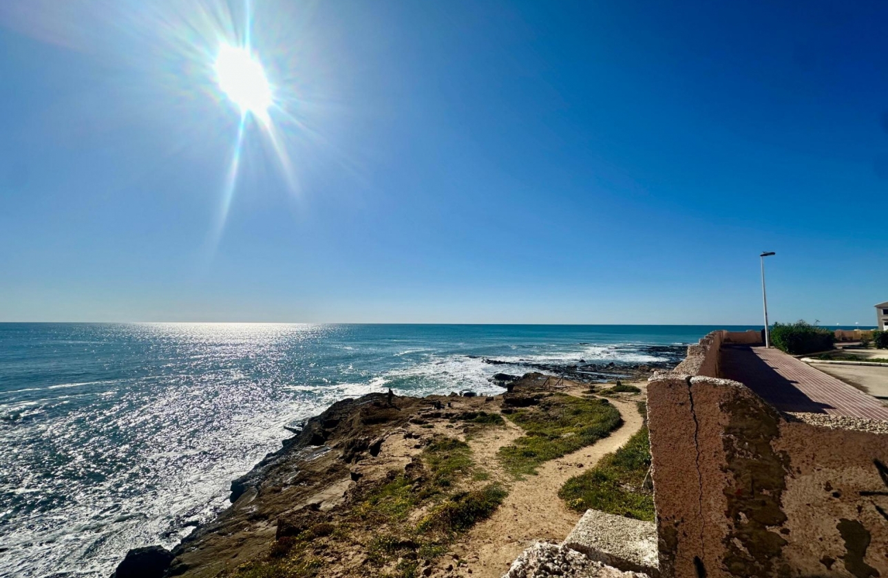 Resale - Apartment - Torrevieja - Cabo cervera