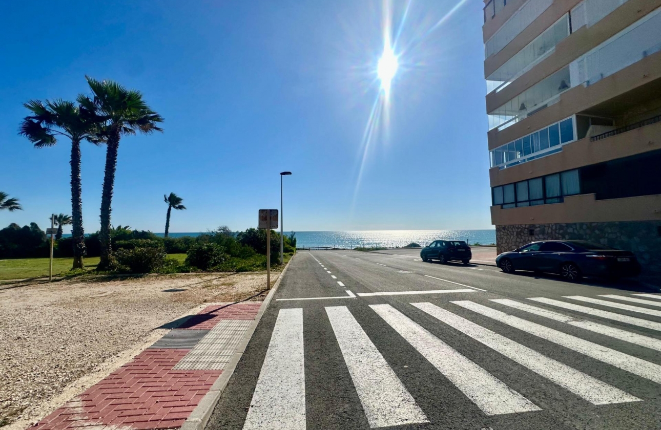Resale - Apartment - Torrevieja - Cabo cervera