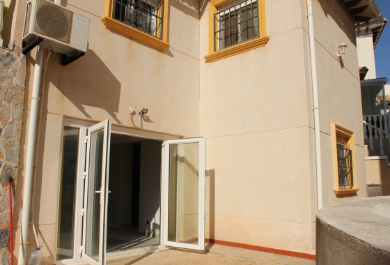 Resale - Villa - Orihuela Costa