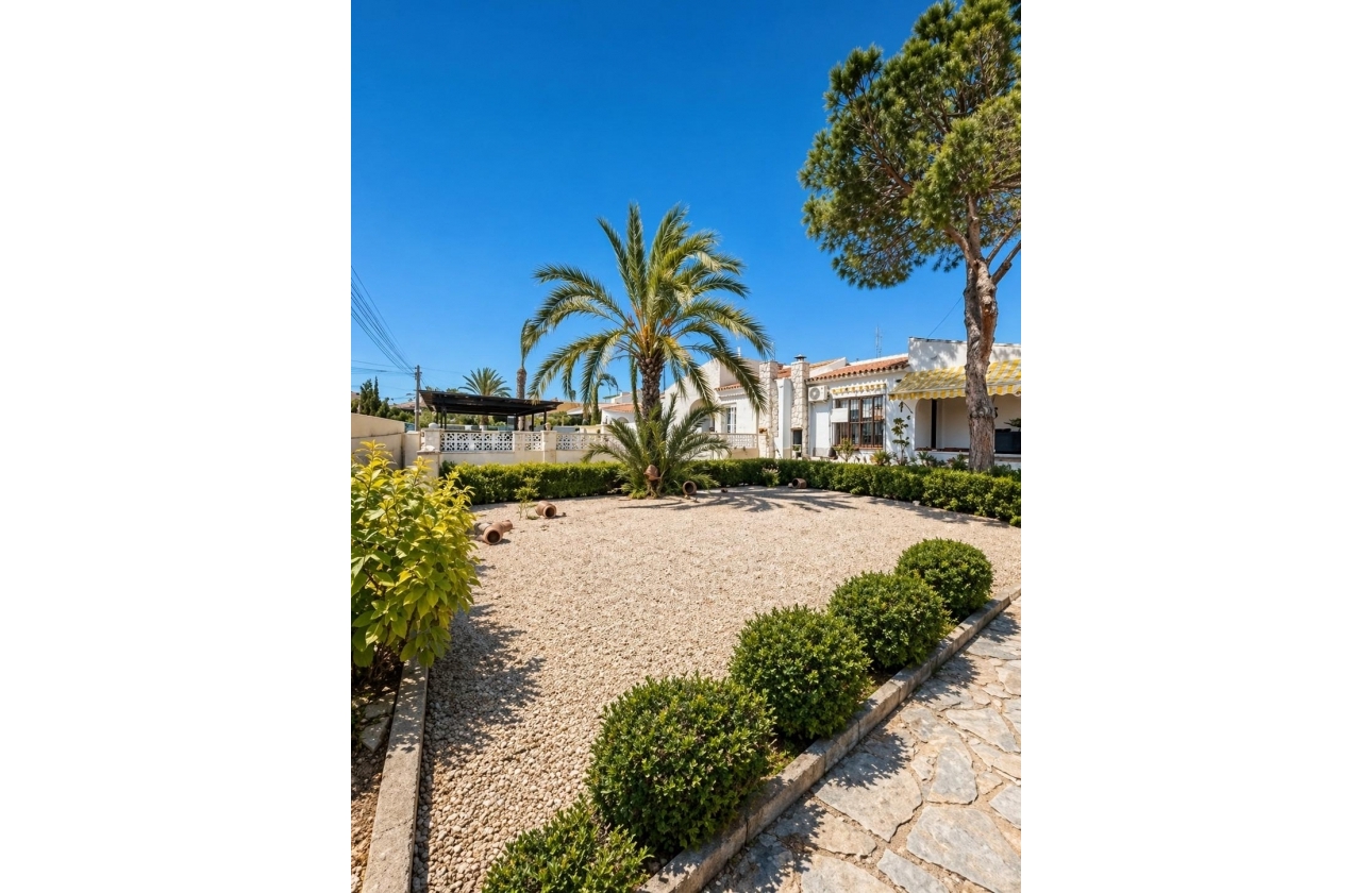 Rynek wtórny - Villa - Torrevieja - Aguas Nuevas
