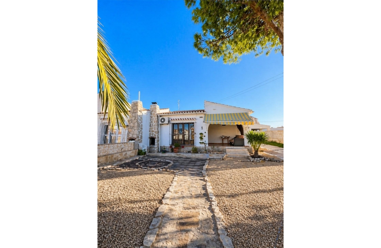 Rynek wtórny - Villa - Torrevieja - Aguas Nuevas