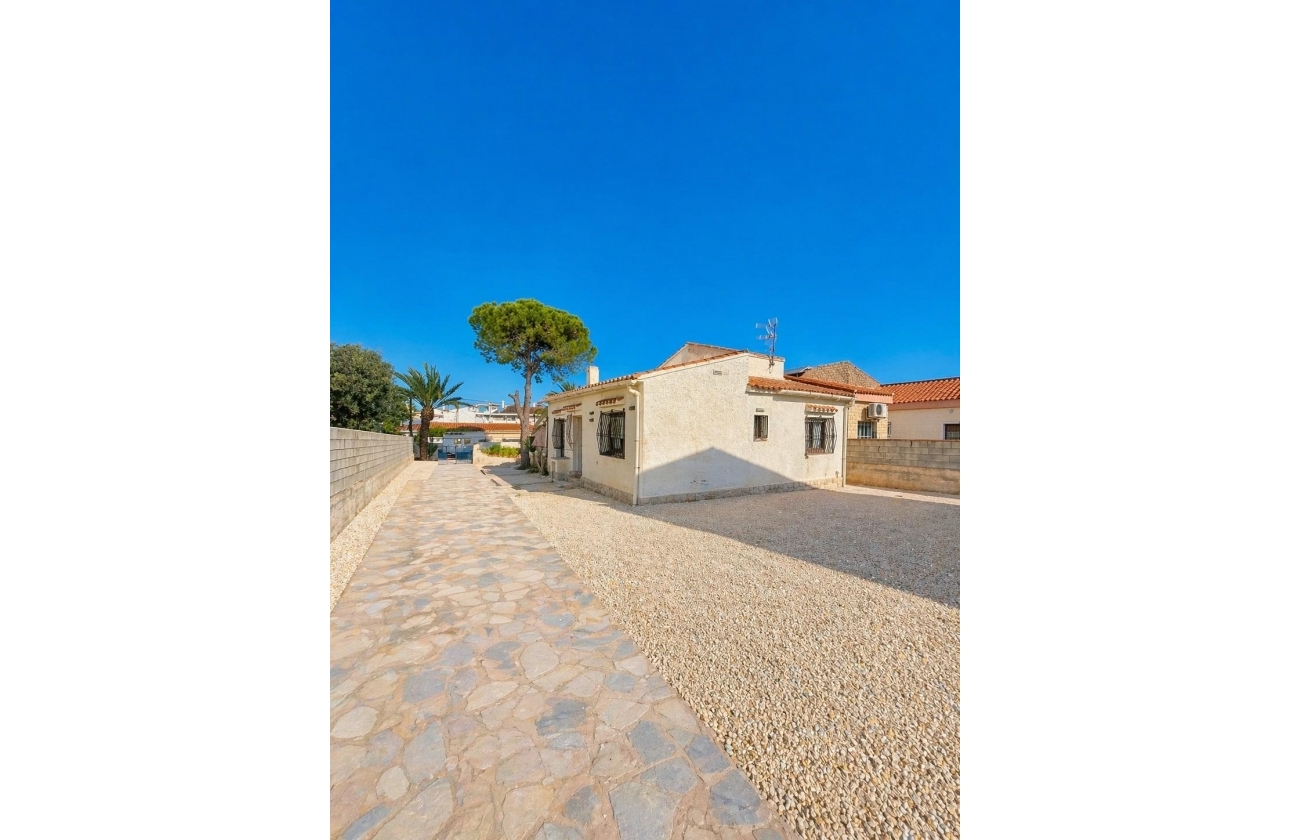 Rynek wtórny - Villa - Torrevieja - Aguas Nuevas