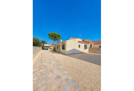 Rynek wtórny - Villa - Torrevieja - Aguas Nuevas