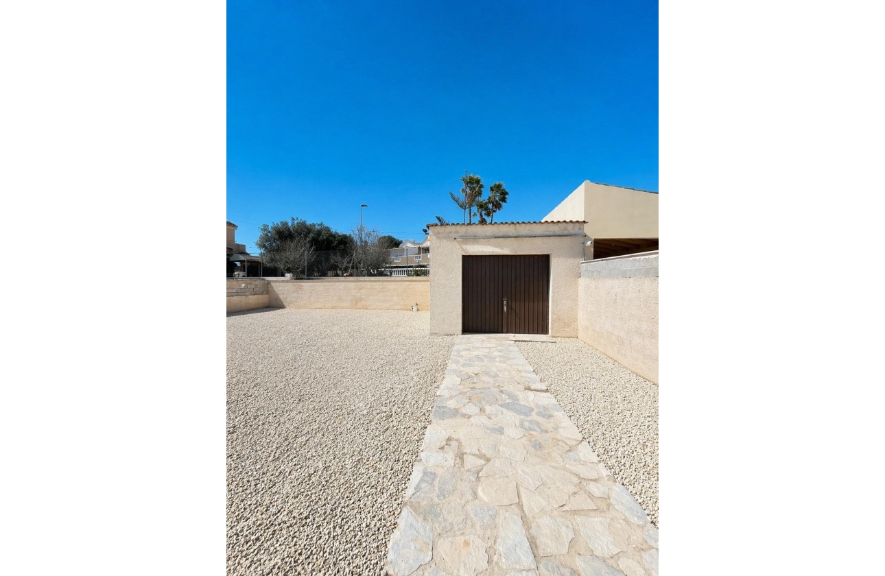 Rynek wtórny - Villa - Torrevieja - Aguas Nuevas