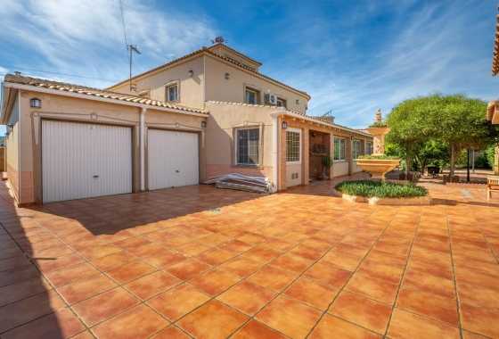 Resale - Villa - Torrevieja - El Chaparral