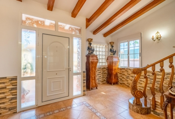 Resale - Villa - Torrevieja - El Chaparral