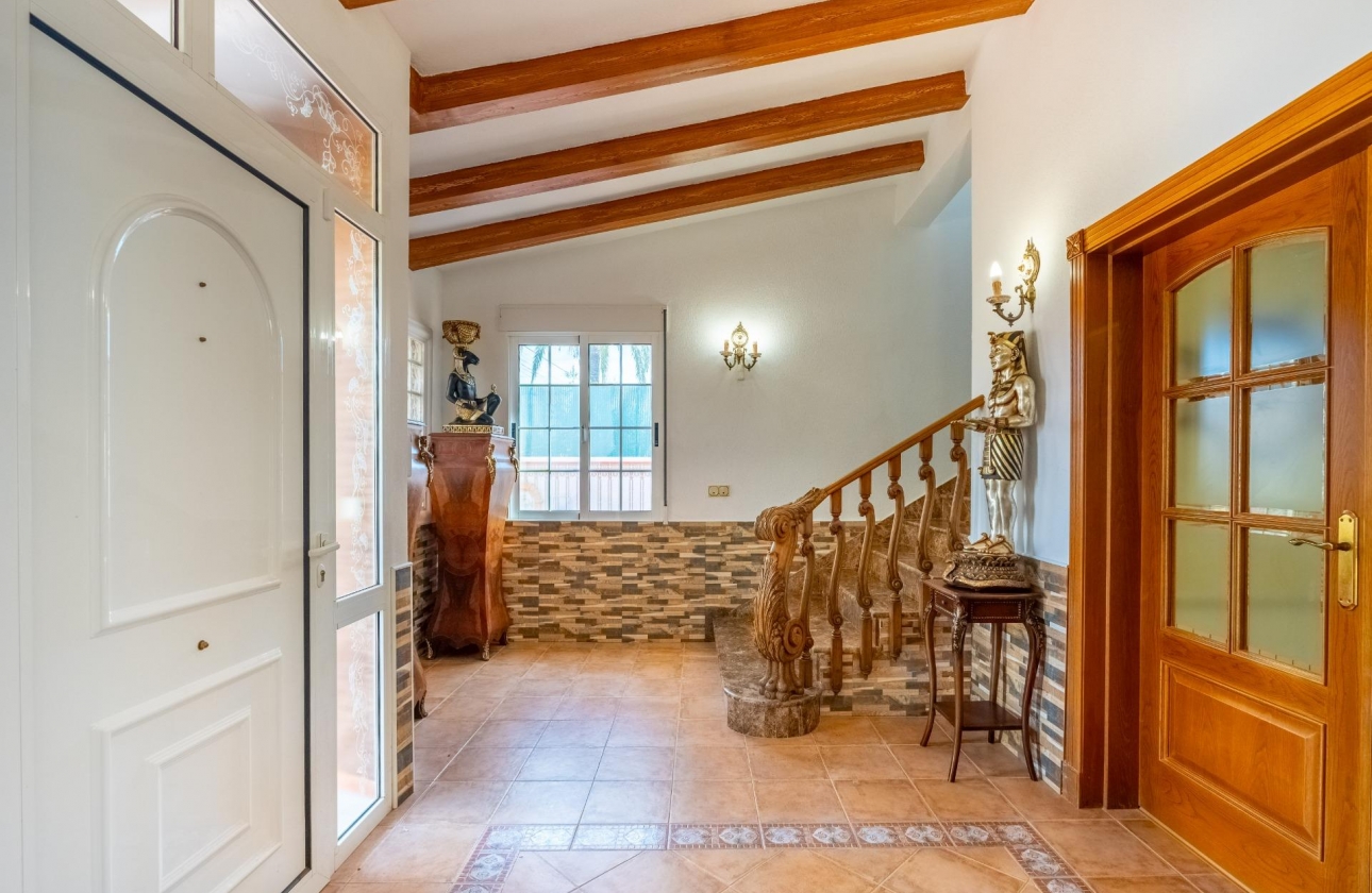 Resale - Villa - Torrevieja - El Chaparral