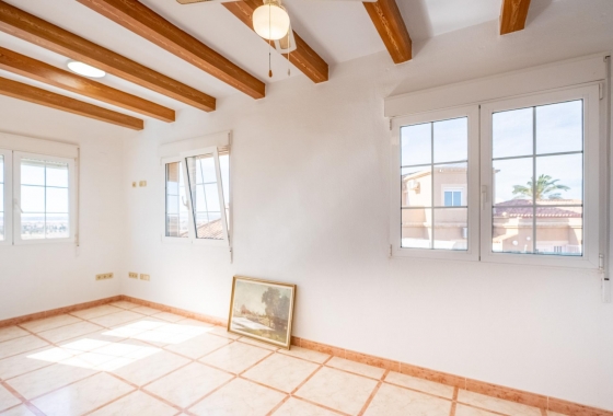 Resale - Villa - Torrevieja - El Chaparral