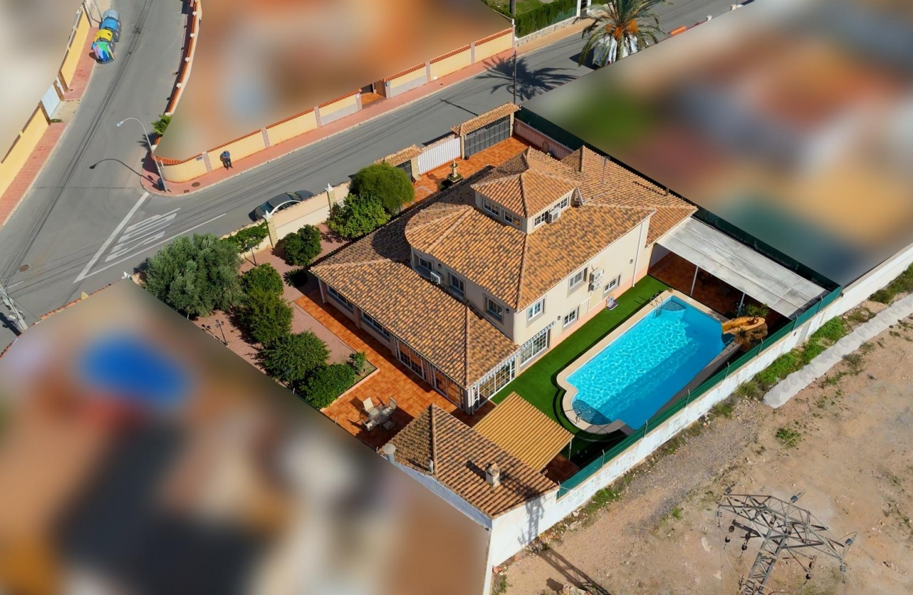 Resale - Villa - Torrevieja - El Chaparral