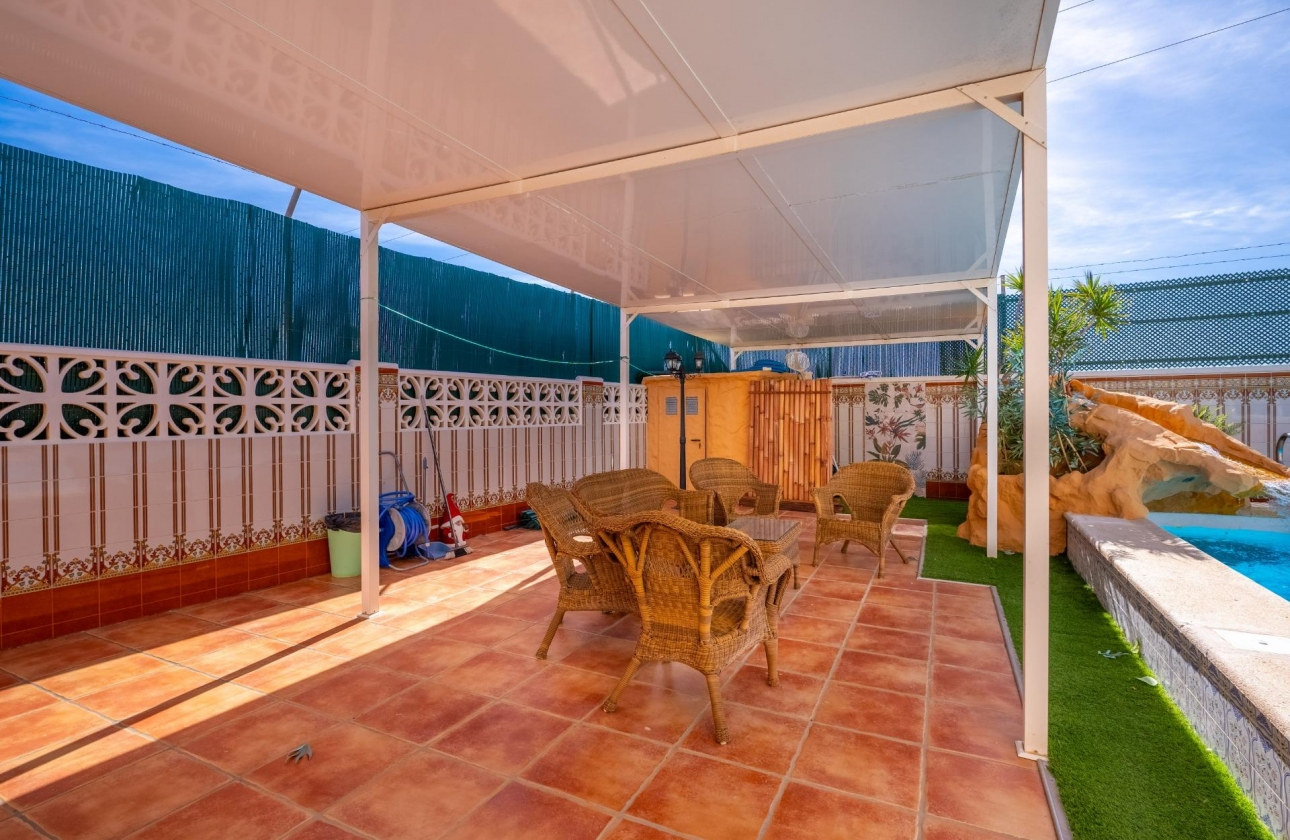 Resale - Villa - Torrevieja - El Chaparral