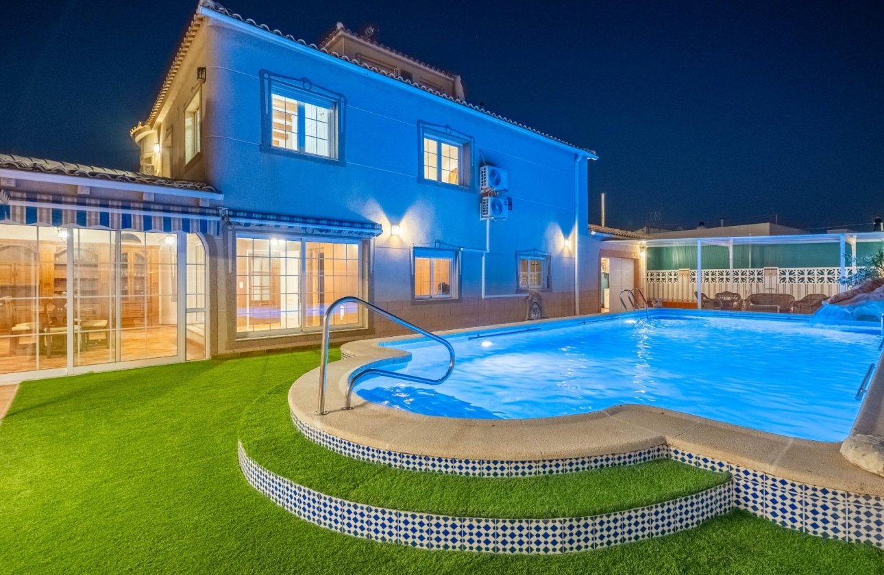 Resale - Villa - Torrevieja - El Chaparral