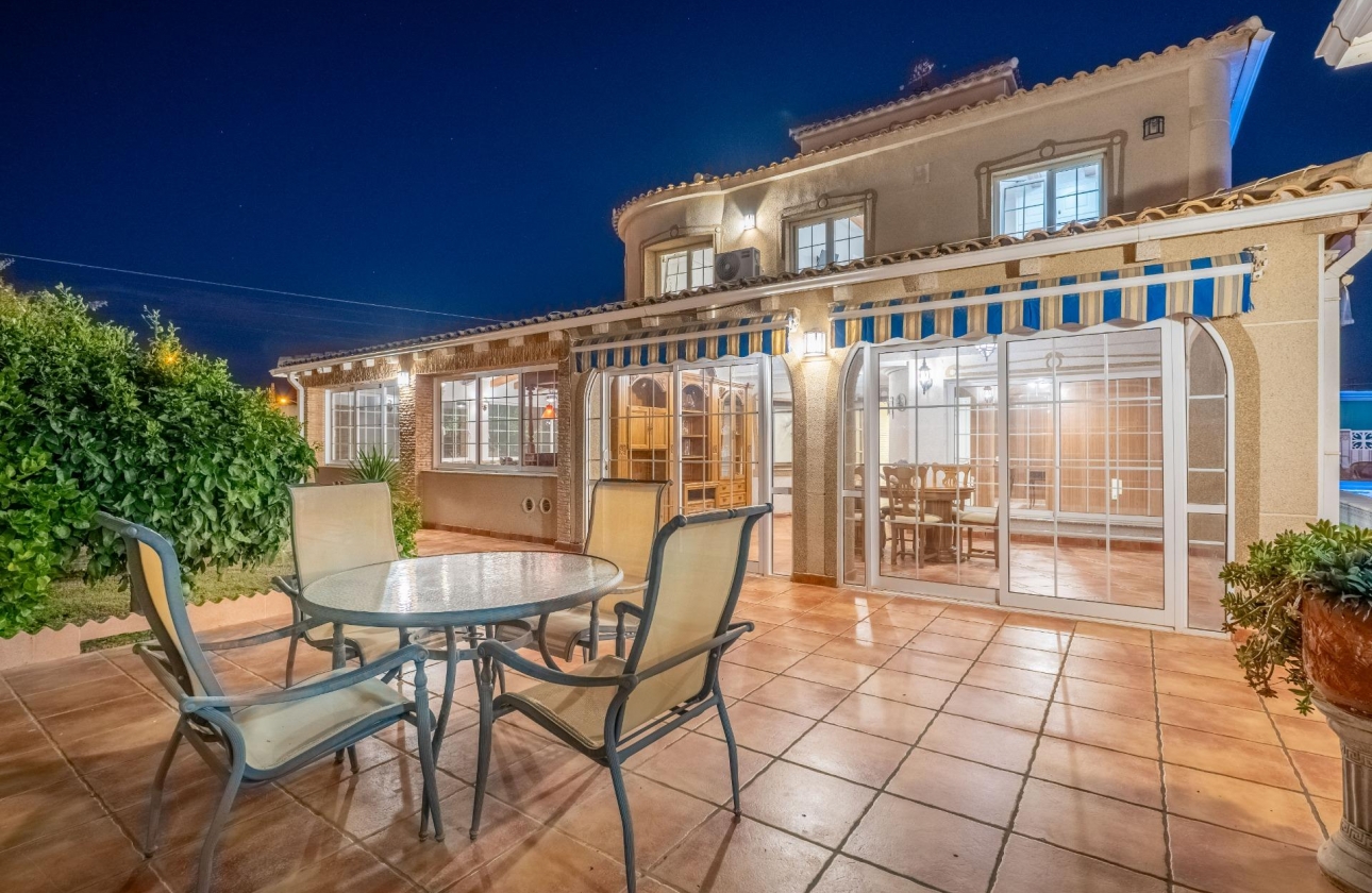 Resale - Villa - Torrevieja - El Chaparral