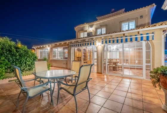 Resale - Villa - Torrevieja - El Chaparral