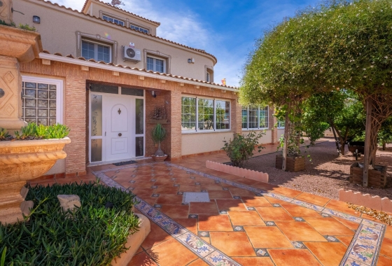 Resale - Villa - Torrevieja - El Chaparral