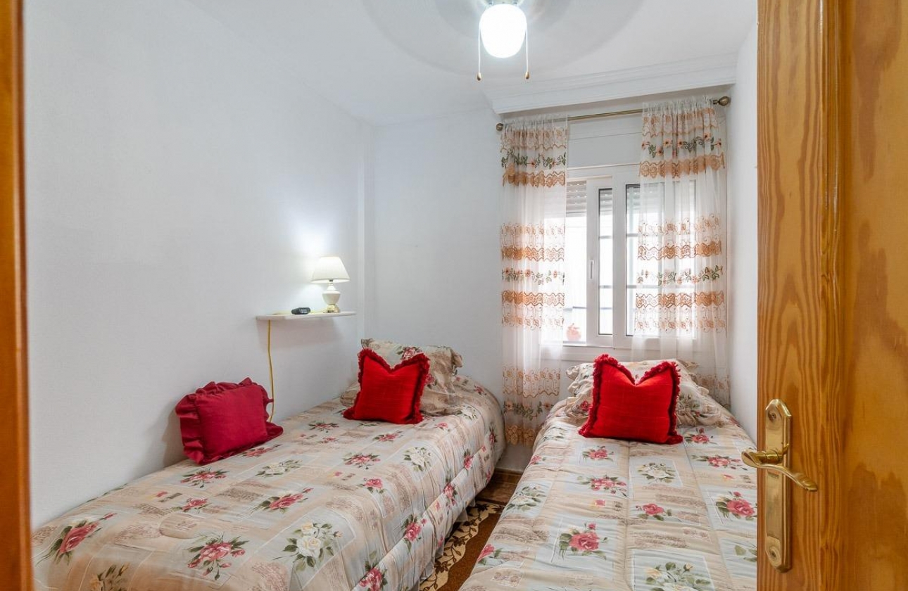 Rynek wtórny - Szeregowiec - Orihuela Costa - PAU 8