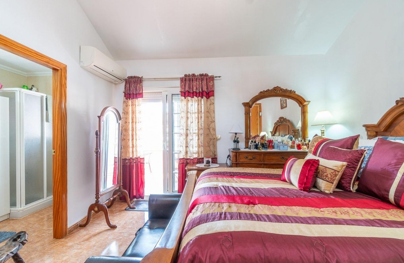 Rynek wtórny - Szeregowiec - Orihuela Costa - PAU 8