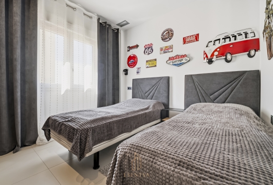 Rynek wtórny - Villa - Torrevieja - Aguas Nuevas