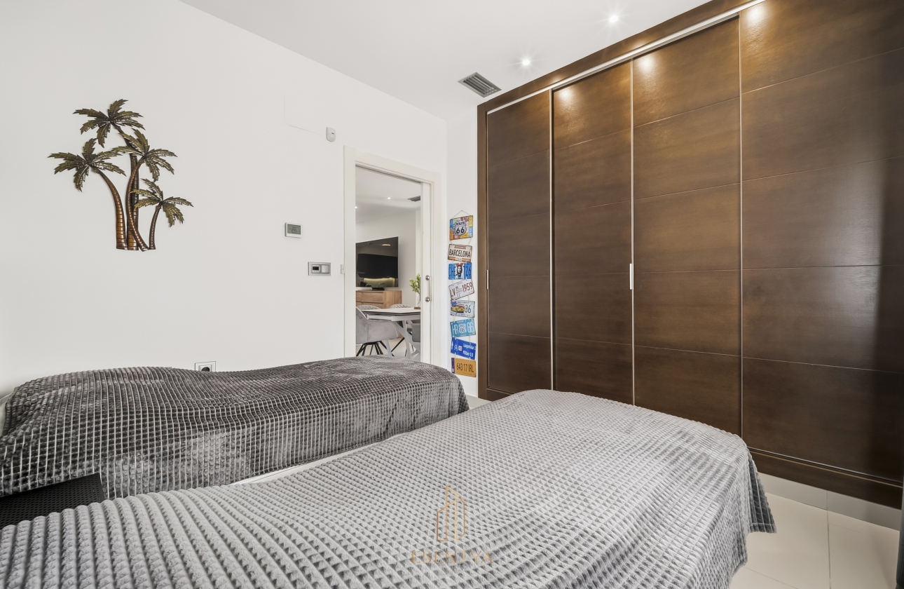 Rynek wtórny - Villa - Torrevieja - Aguas Nuevas