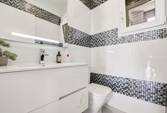 Rynek wtórny - Villa - Torrevieja - Aguas Nuevas