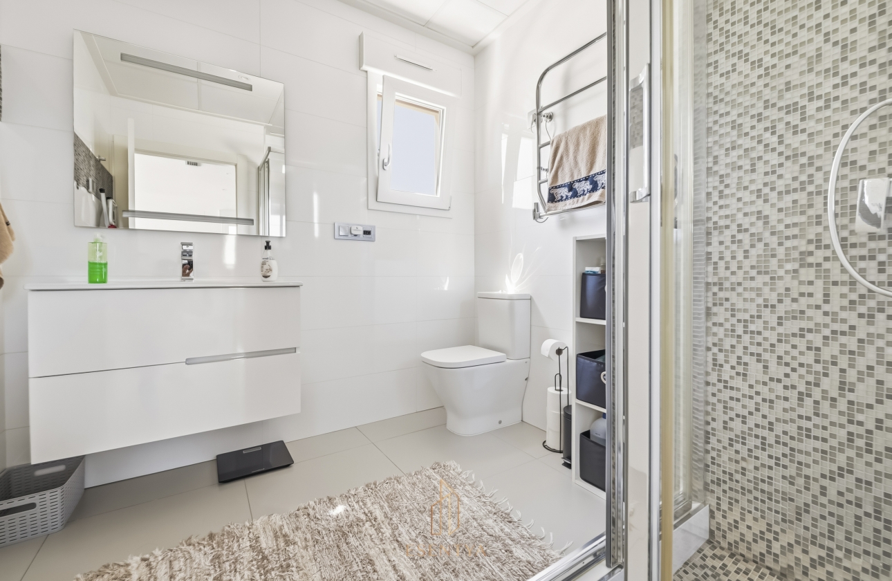 Rynek wtórny - Villa - Torrevieja - Aguas Nuevas