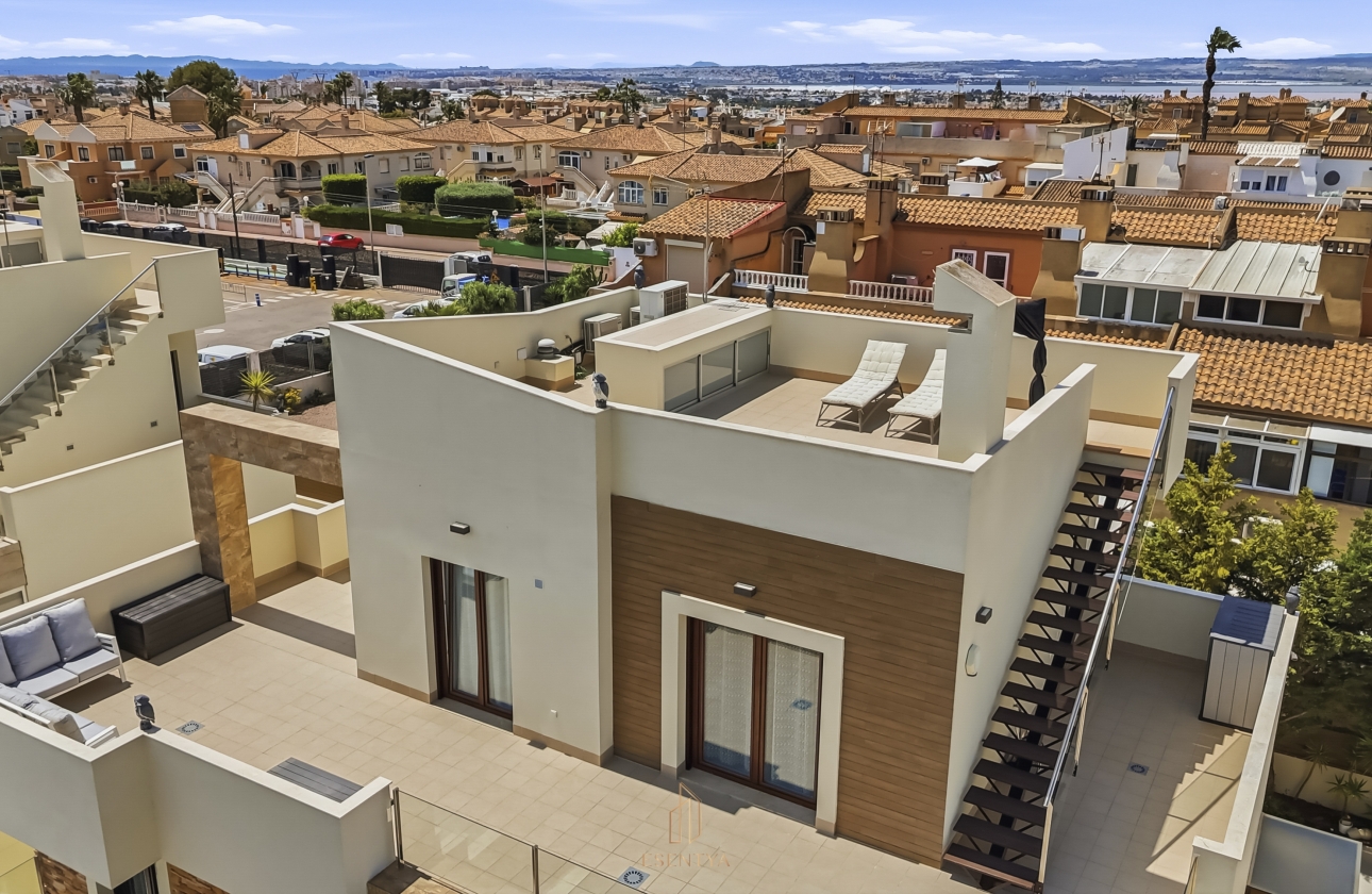 Rynek wtórny - Villa - Torrevieja - Aguas Nuevas