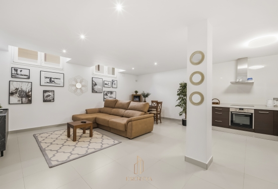 Rynek wtórny - Villa - Torrevieja - Aguas Nuevas