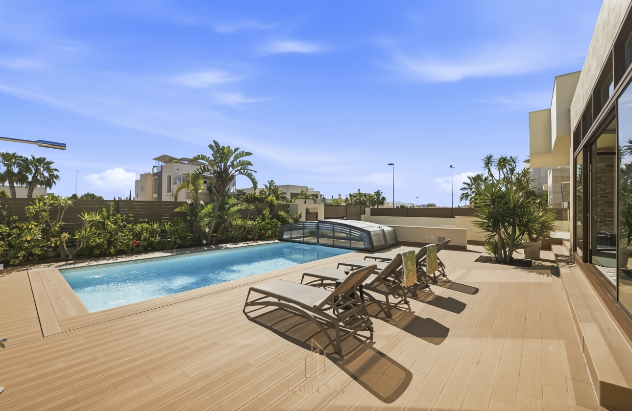 Rynek wtórny - Villa - Torrevieja - Aguas Nuevas