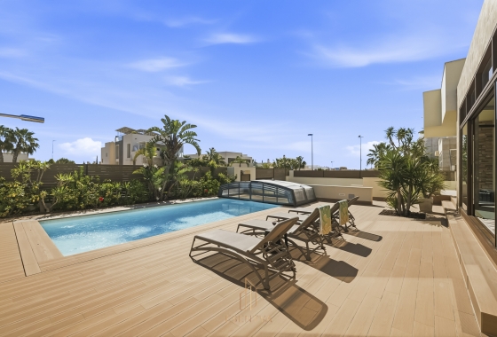 Rynek wtórny - Villa - Torrevieja - Aguas Nuevas