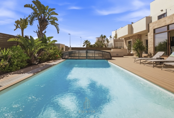 Rynek wtórny - Villa - Torrevieja - Aguas Nuevas