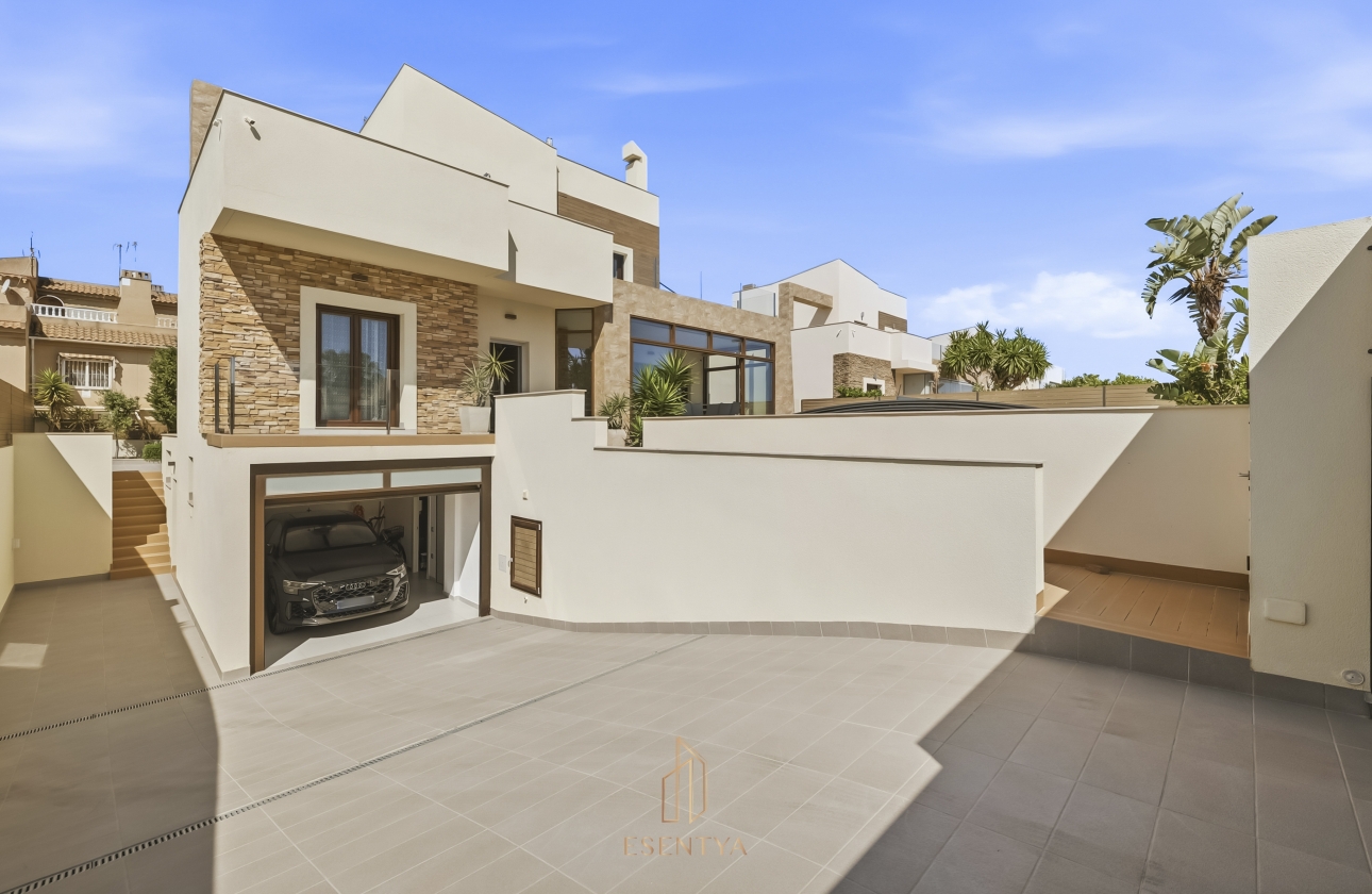 Rynek wtórny - Villa - Torrevieja - Aguas Nuevas