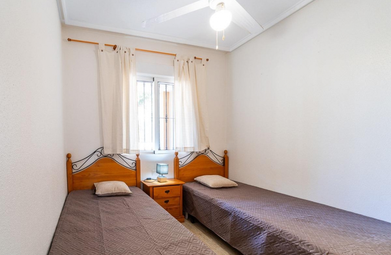 Rynek wtórny - Bungalow - Orihuela Costa - Los Almendros-La Florida