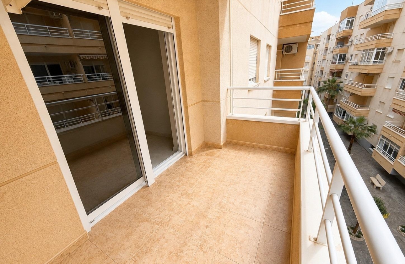 Rynek wtórny - Apartament - Torrevieja - Estacion de autobuses