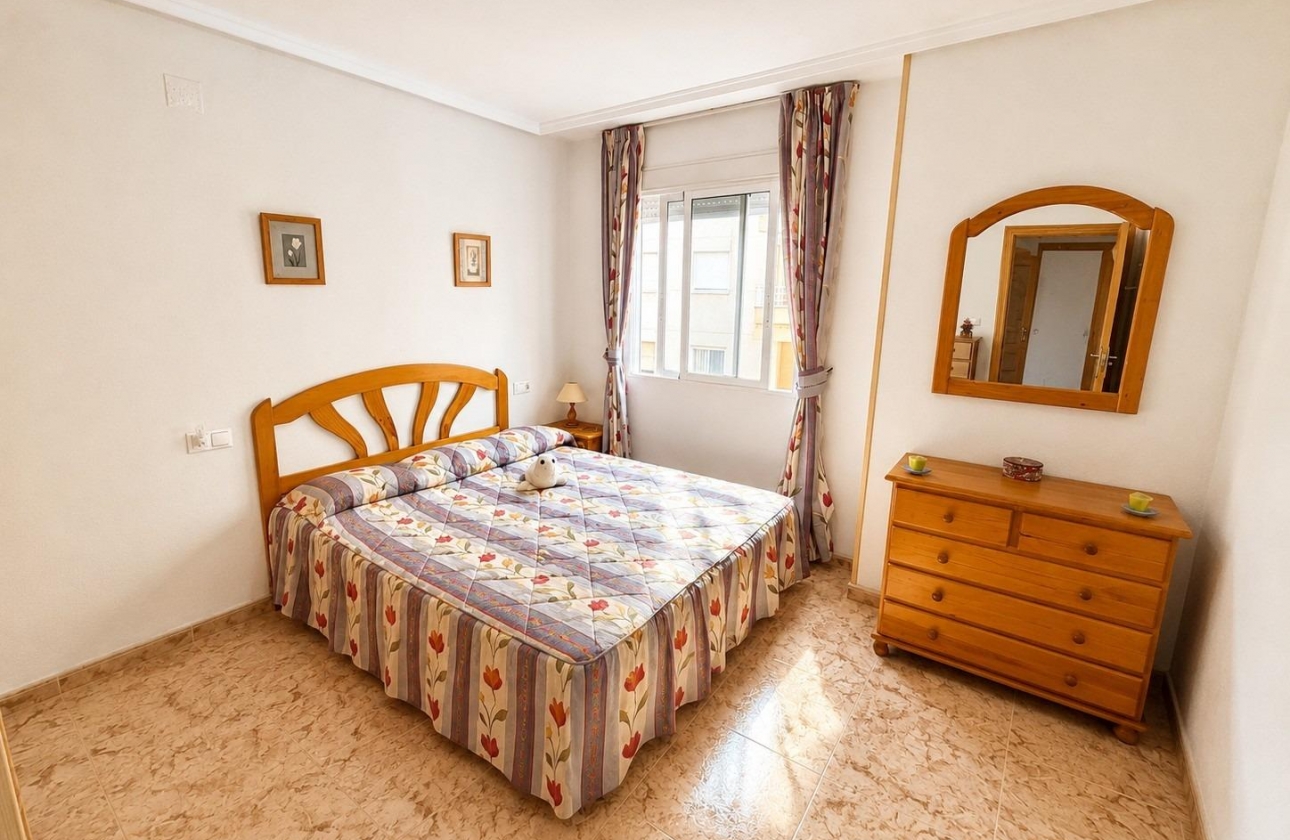 Rynek wtórny - Apartament - Torrevieja - Estacion de autobuses