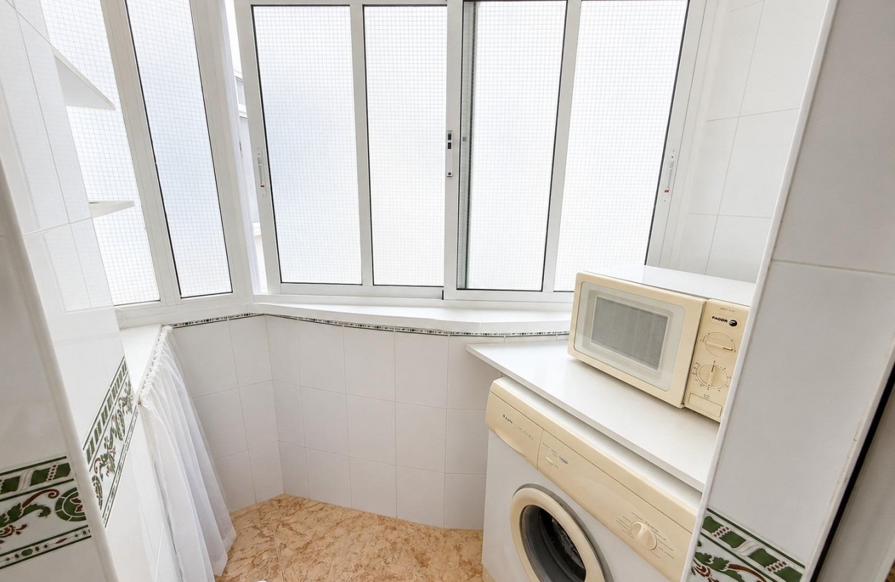 Rynek wtórny - Apartament - Torrevieja - Estacion de autobuses