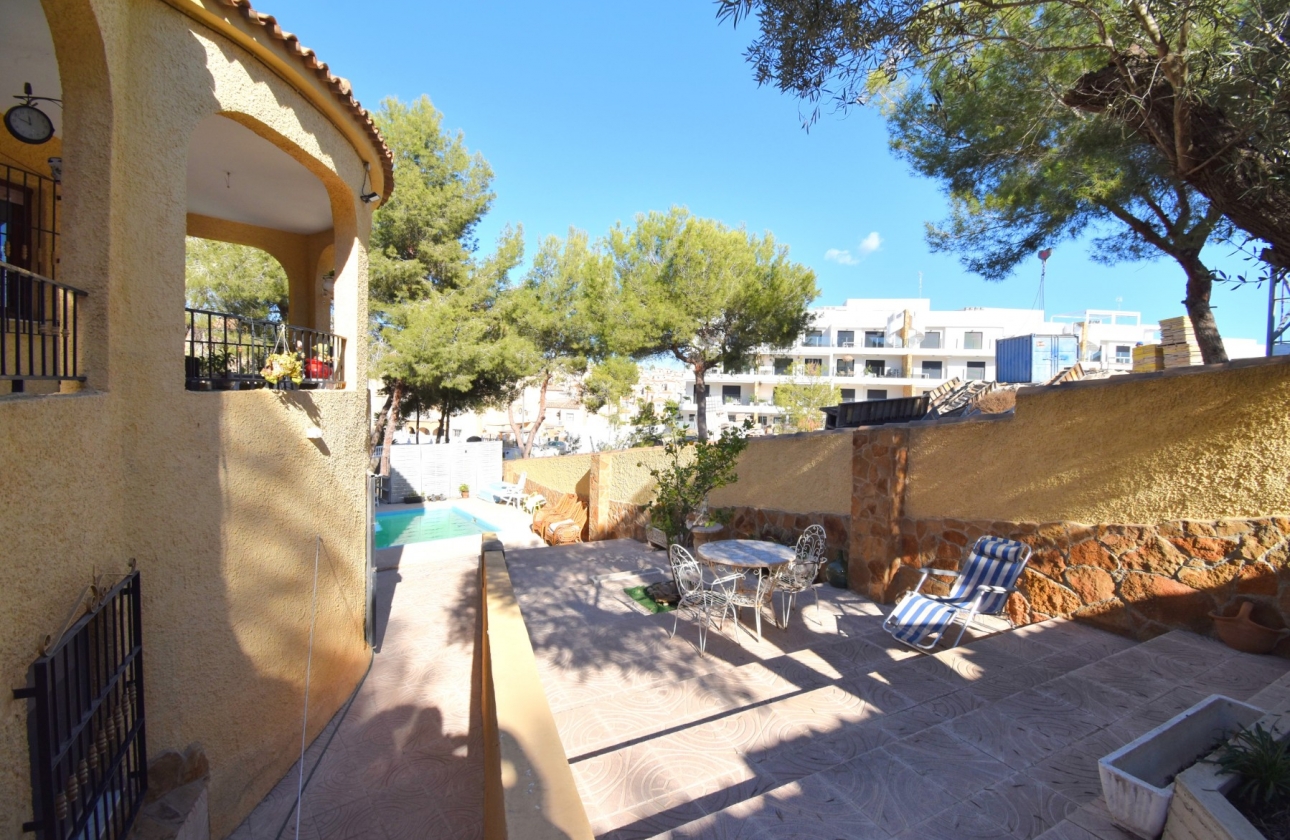 Rynek wtórny - Villa - Orihuela Costa - Villamartin