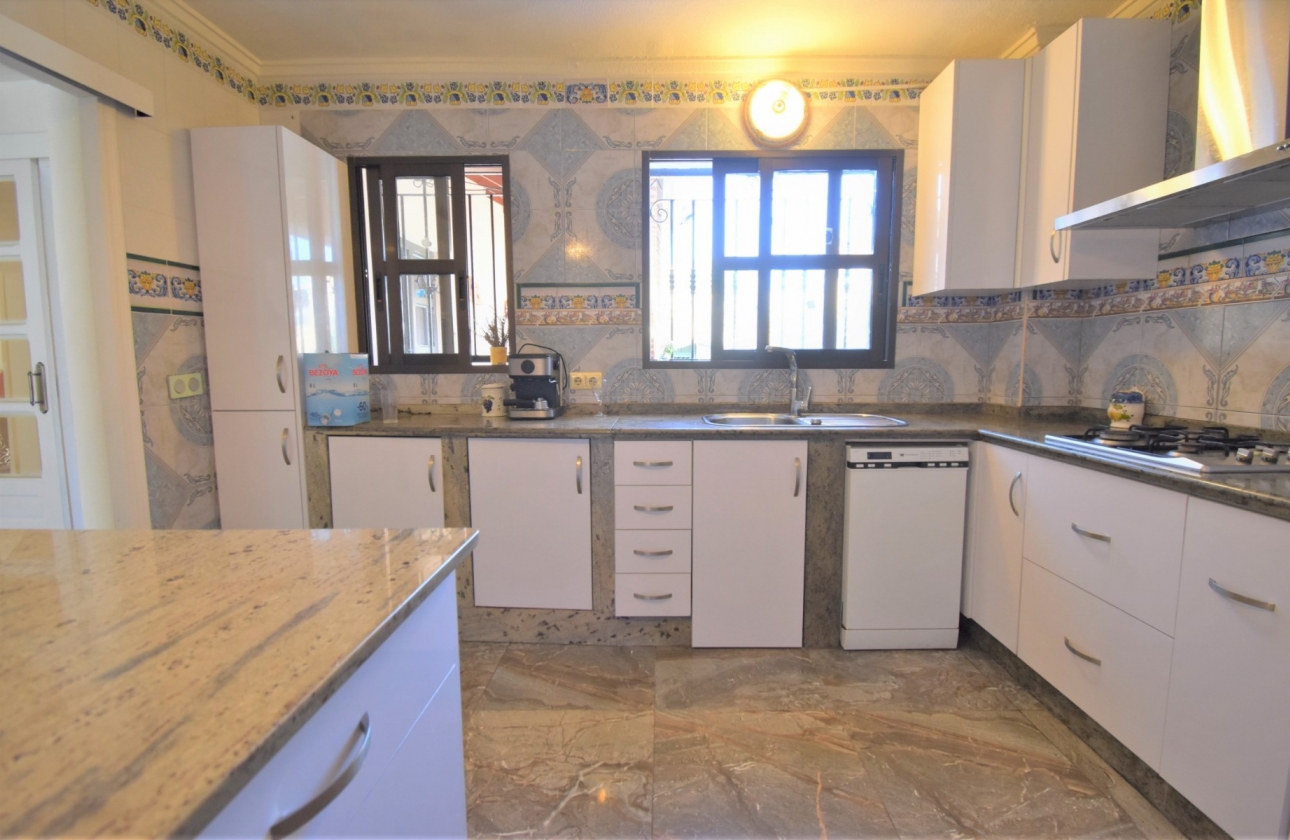 Rynek wtórny - Villa - Orihuela Costa - Villamartin