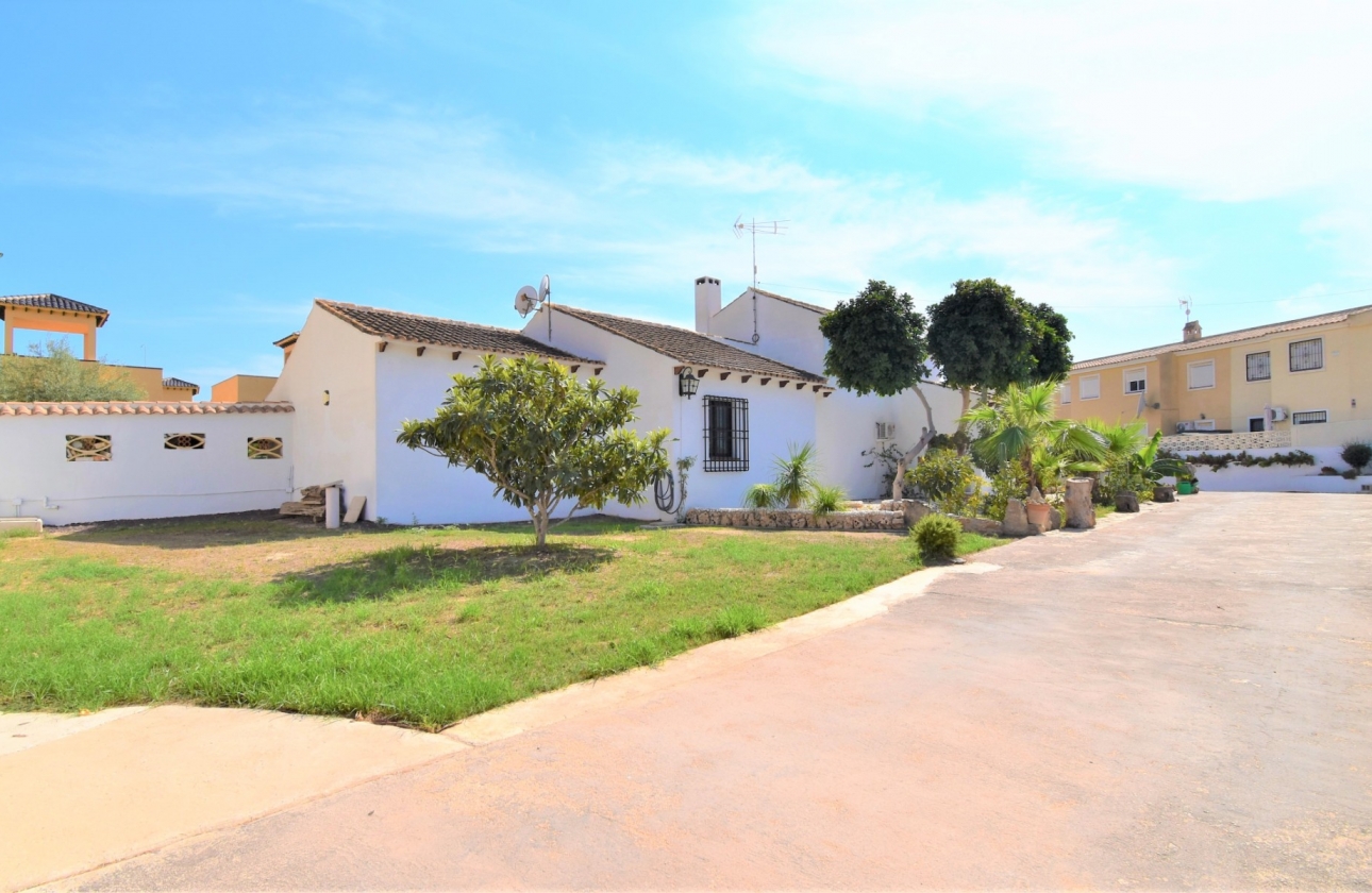 Rynek wtórny - Villa - Orihuela Costa - Villamartin