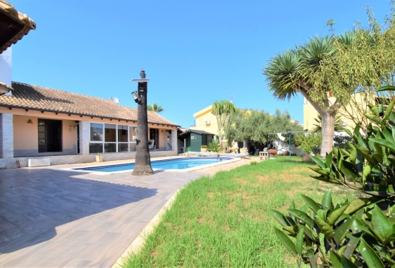 Rynek wtórny - Villa - Orihuela Costa - Villamartin