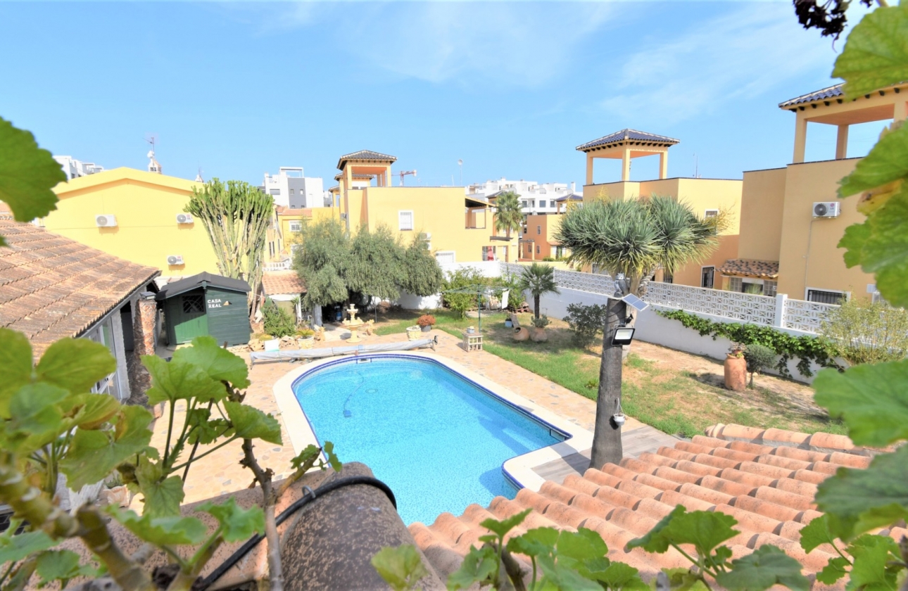 Rynek wtórny - Villa - Orihuela Costa - Villamartin