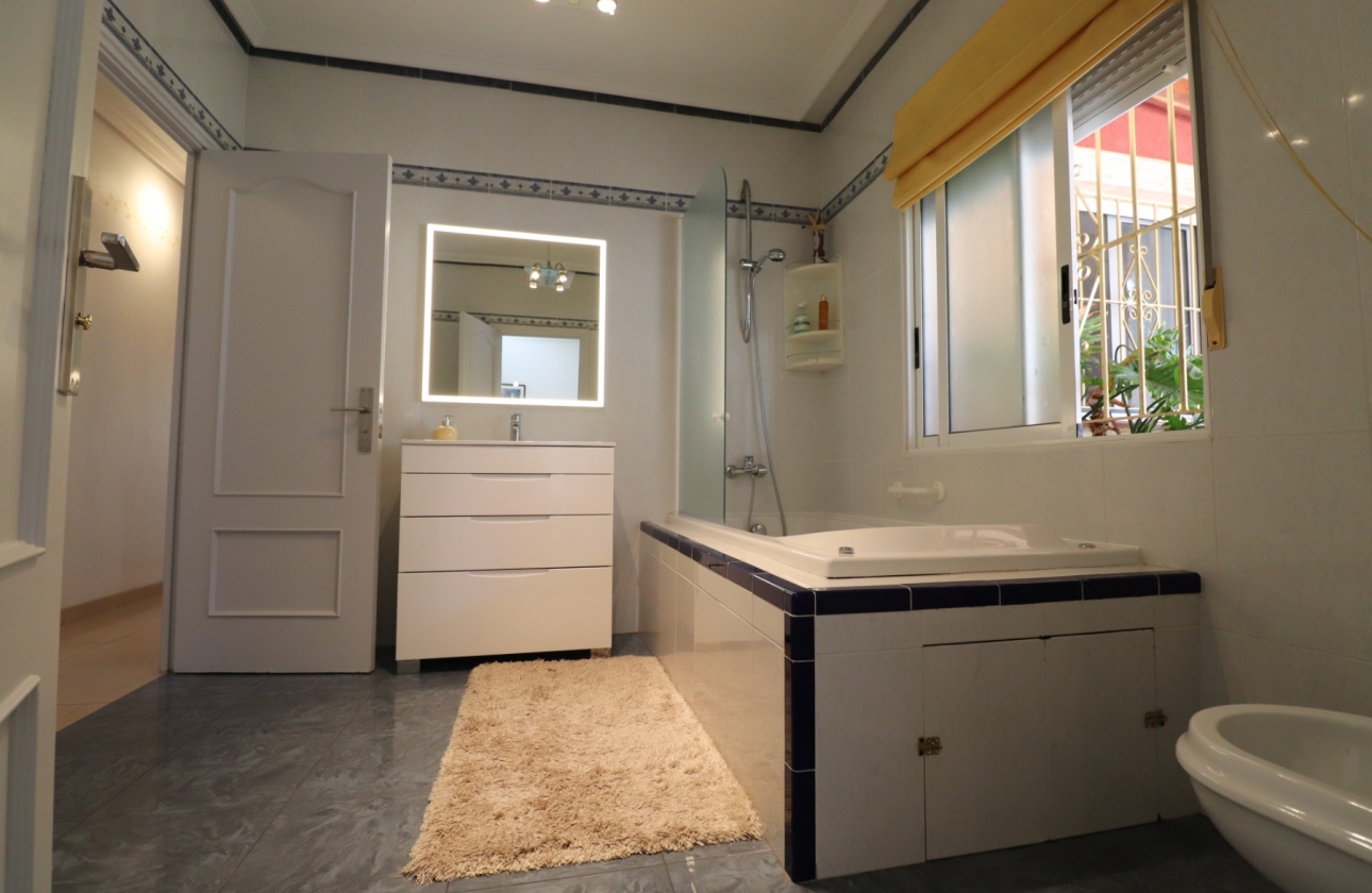 Rynek wtórny - Villa - Algorfa - Lomas de La Juliana