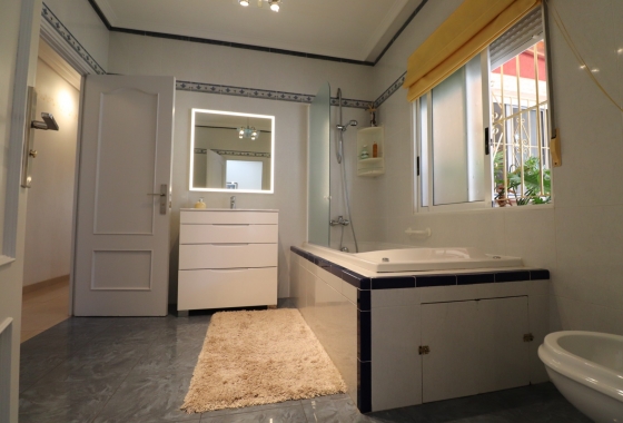 Rynek wtórny - Villa - Algorfa - Lomas de La Juliana