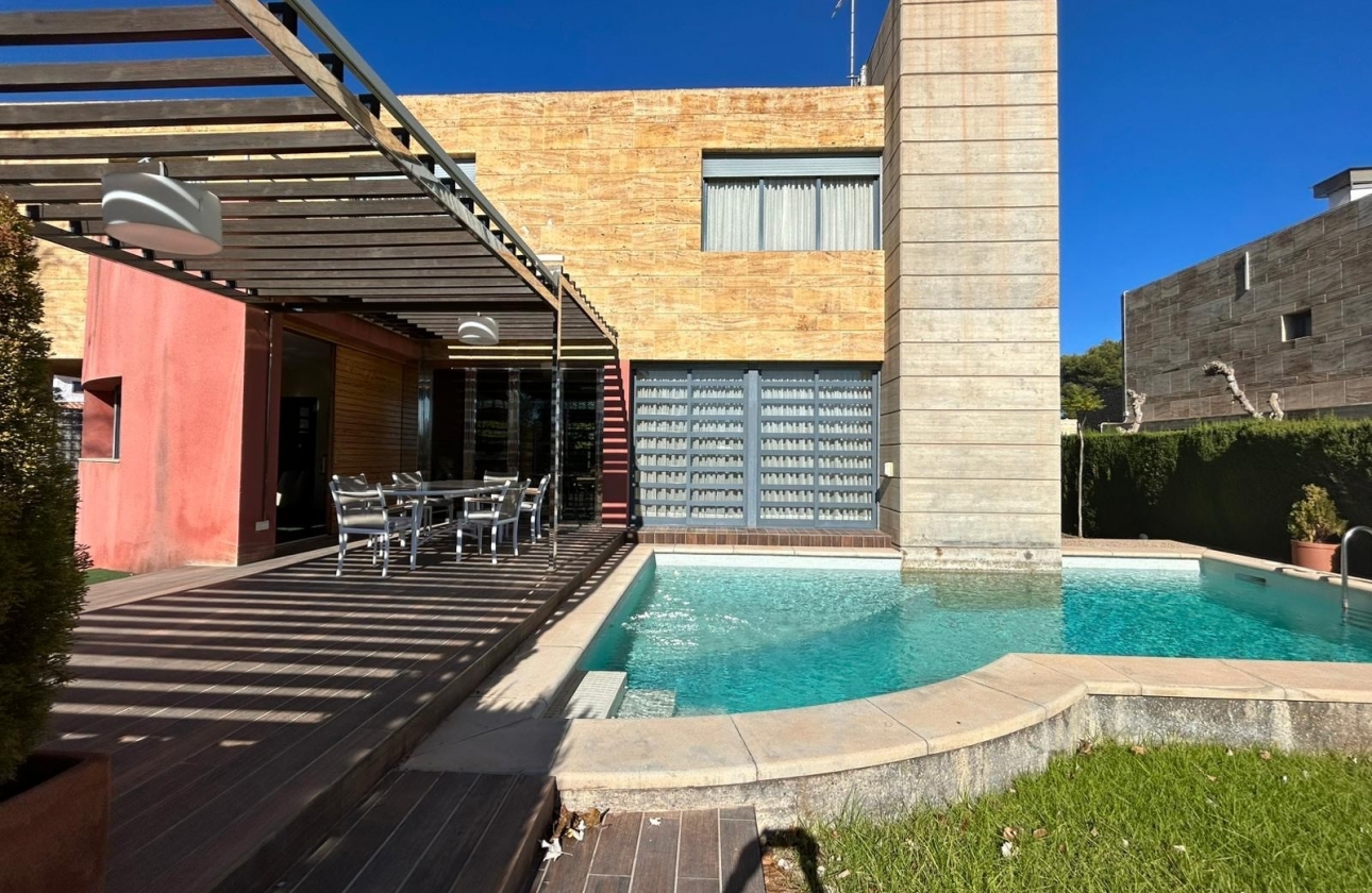 Rynek wtórny - Villa - Orihuela Costa - Dehesa de Campoamor