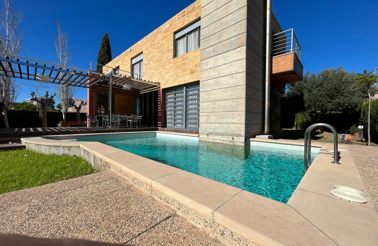 Rynek wtórny - Villa - Orihuela Costa - Dehesa de Campoamor