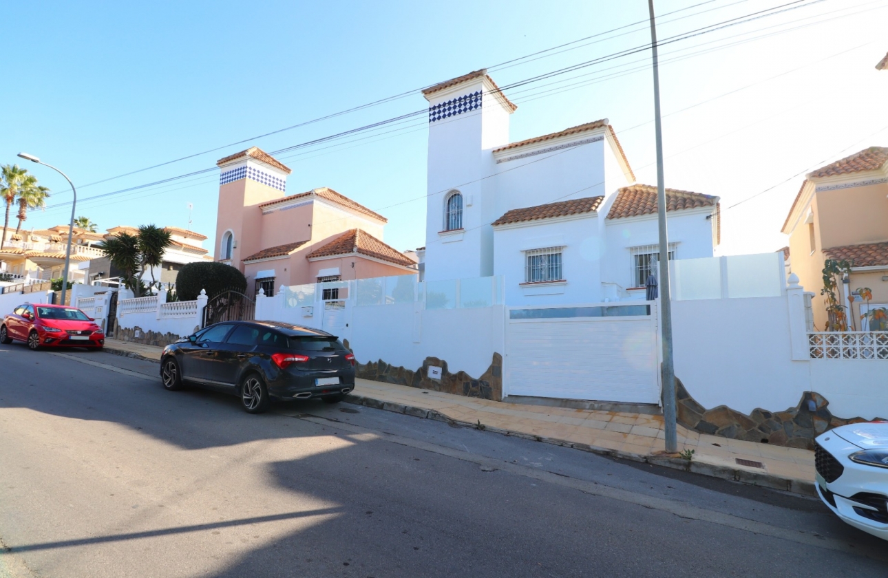 Rynek wtórny - Villa - Orihuela Costa - Villamartin