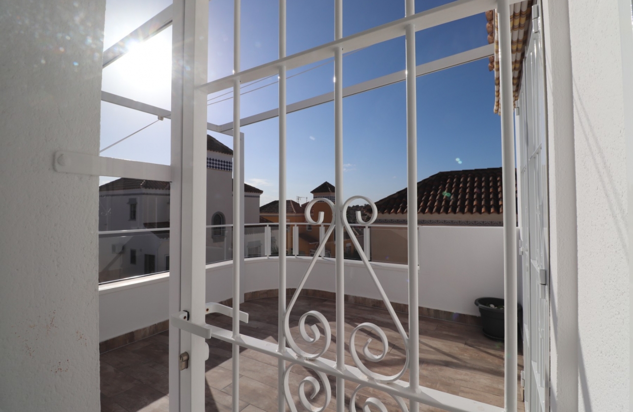 Rynek wtórny - Villa - Orihuela Costa - Villamartin