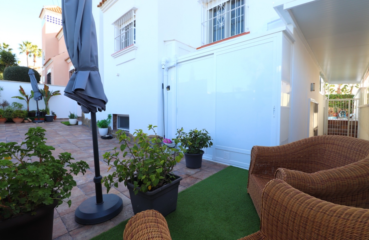 Rynek wtórny - Villa - Orihuela Costa - Villamartin